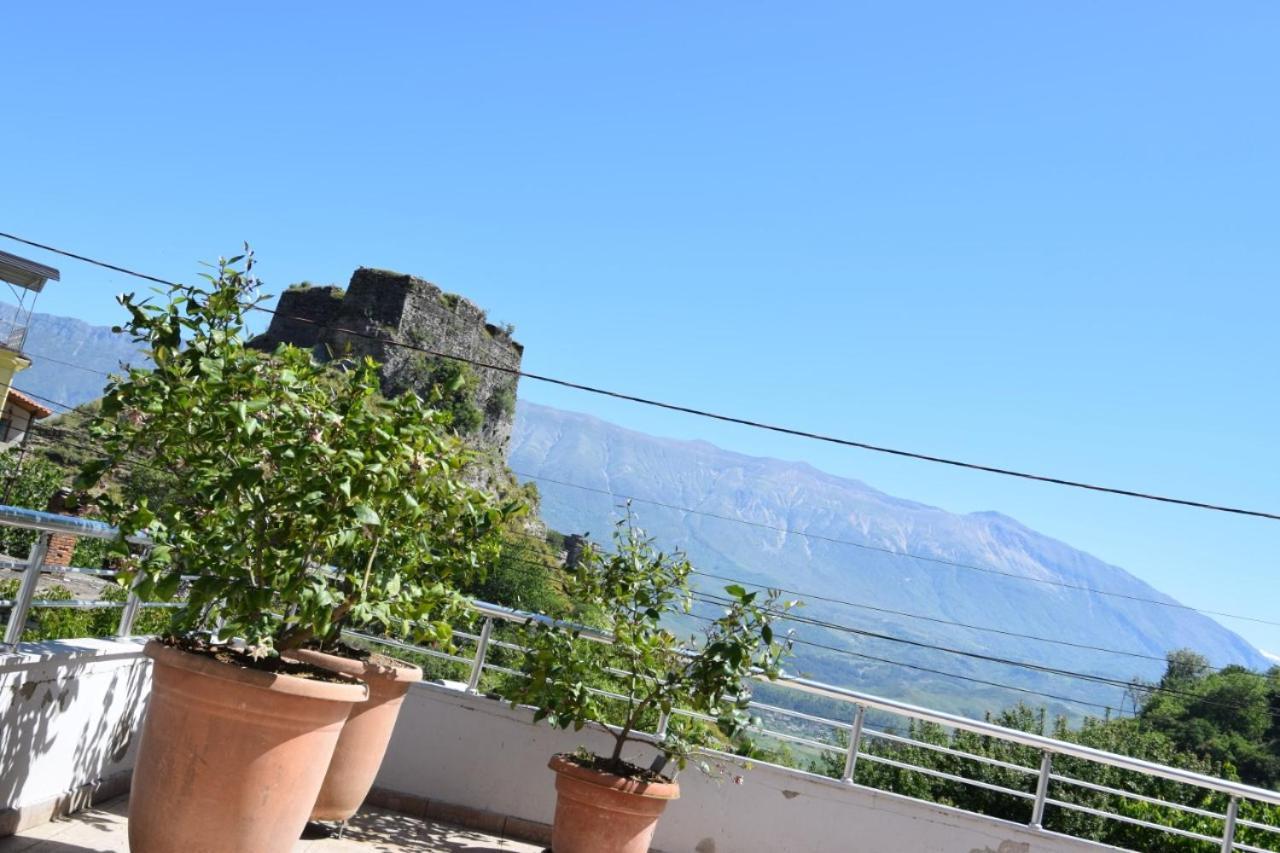 Hotel Brahimi Gjirokastra Kültér fotó