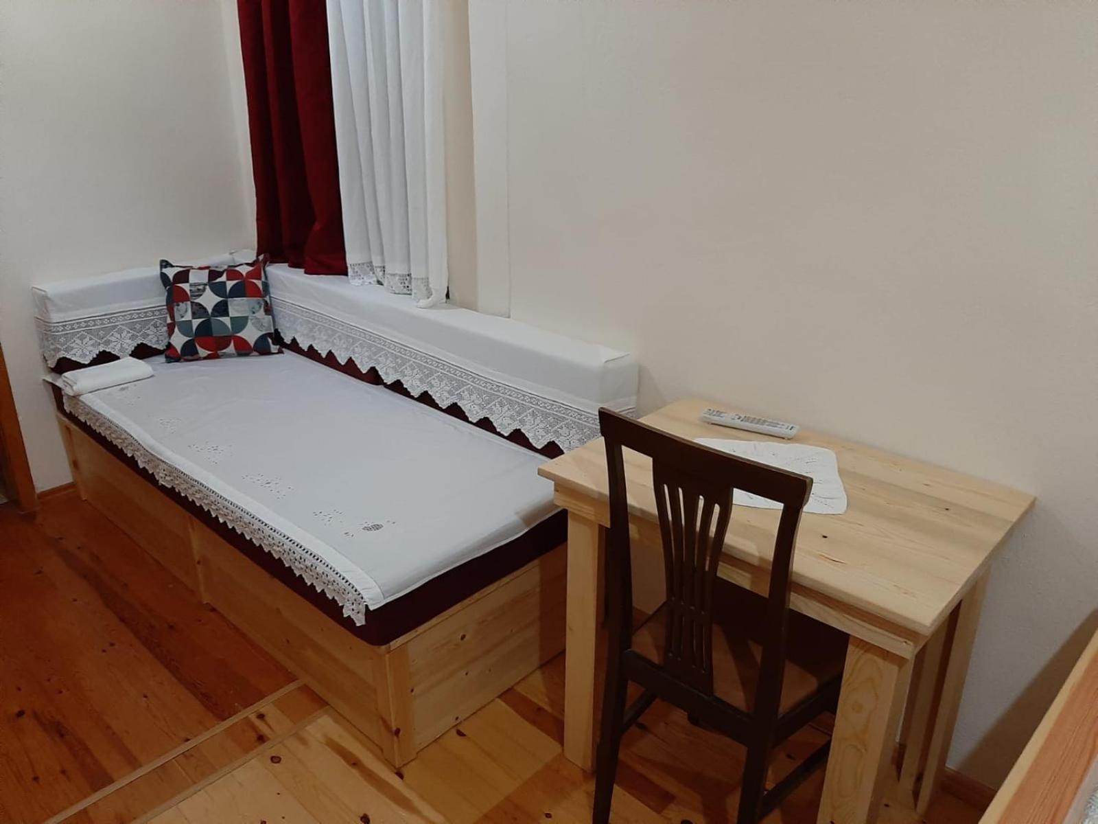 Hotel Brahimi Gjirokastra Kültér fotó