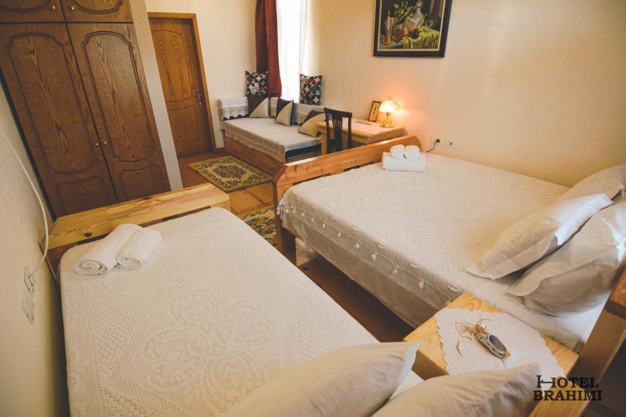 Hotel Brahimi Gjirokastra Kültér fotó