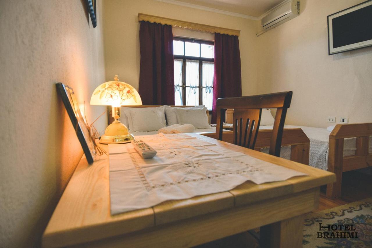 Hotel Brahimi Gjirokastra Kültér fotó