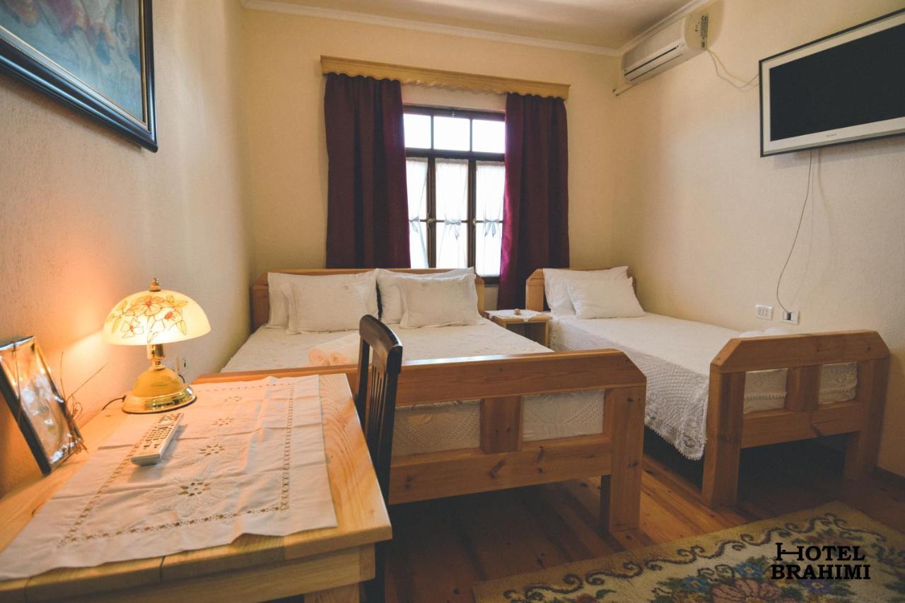 Hotel Brahimi Gjirokastra Kültér fotó